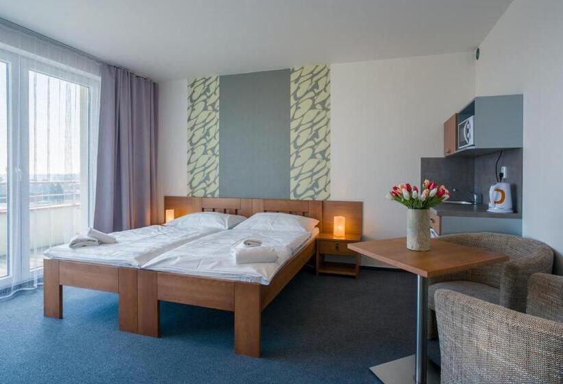 Номер Стандарт Трехместный, Garni Hotel Třeboň