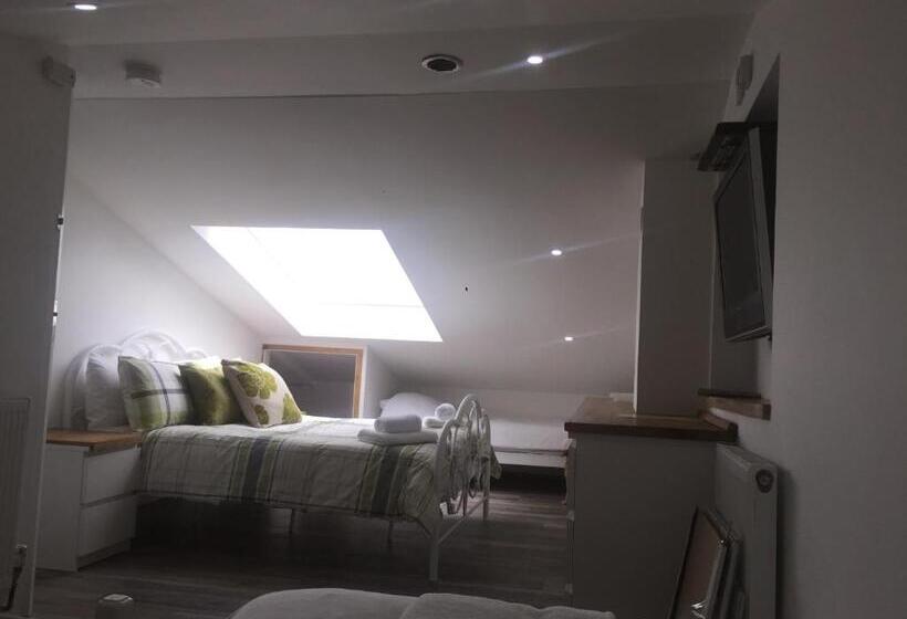 חדר משפחתי, Barton Gate Farm B&b