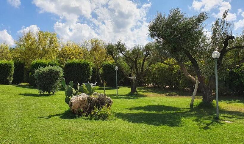 غرفة قياسية رباعية مطلة على الحديقة, Agriturismo La Rondine