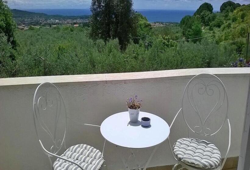 اتاق استاندارد با بالکن و چشم‌انداز دریا, B&b Villa Ada