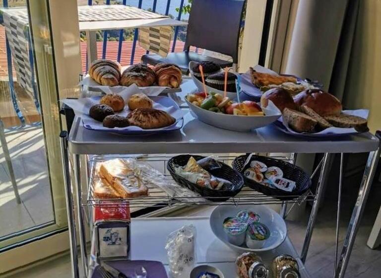 غرفة قياسية سرير كينج, Athena Charming Rooms
