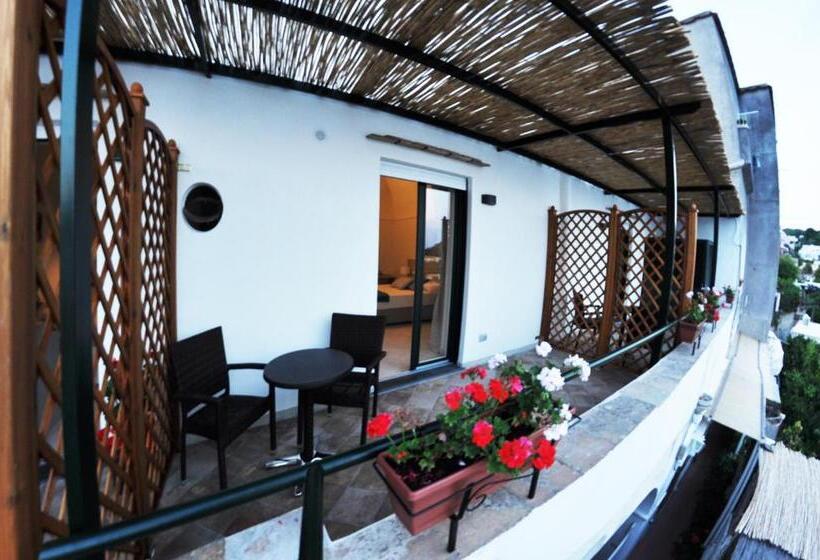 اتاق سوپریور با چشم‌انداز دریا, Casa Costanza