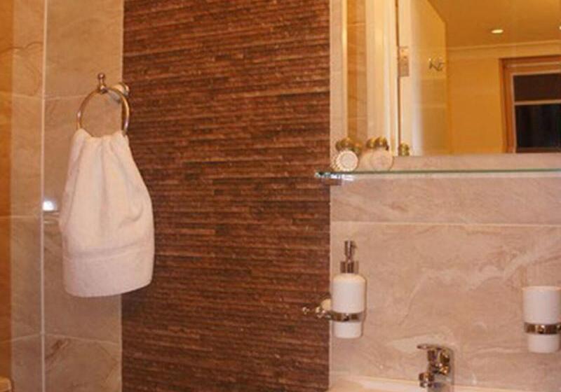 اتاق استاندارد سه نفره, Sapphire Hotel London