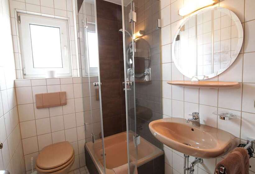 Номер Стандарт, Und Gasthof Ritter St. Georg