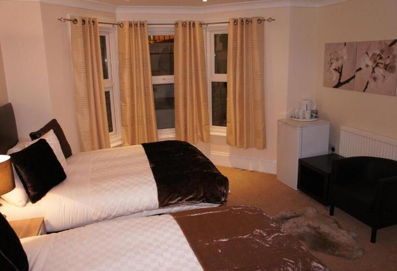 اتاق استاندارد سه نفره, Sapphire Hotel London