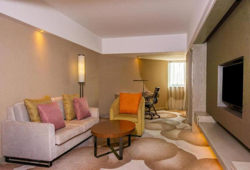 Люкс Кровать Кинг, Holiday Inn Kunming City Centre, An Ihg