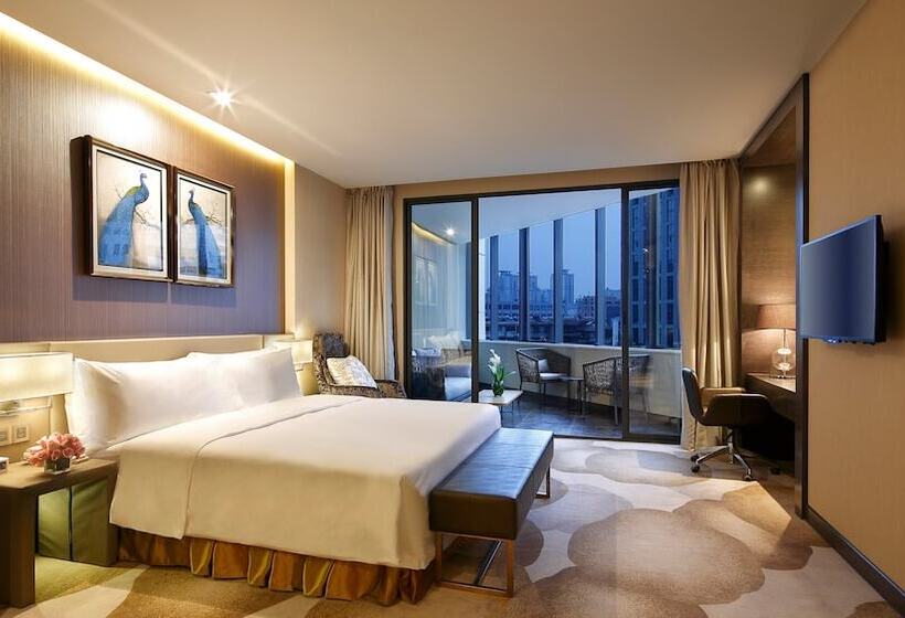 Номер Премиум, Holiday Inn Kunming City Centre, An Ihg