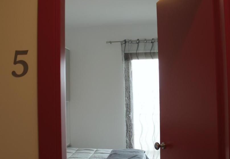 Номер Стандарт Вид на Море, Navicri B&b