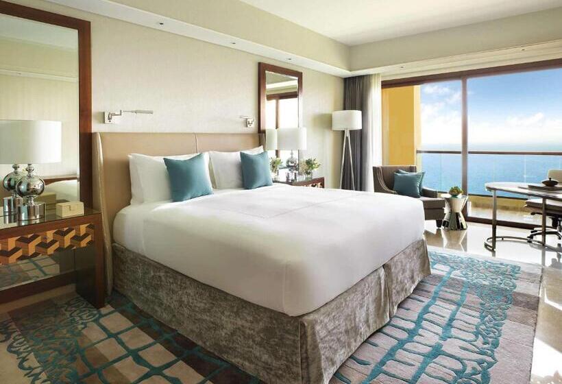스탠다드 룸 킹사이즈 침대, Fairmont Ajman