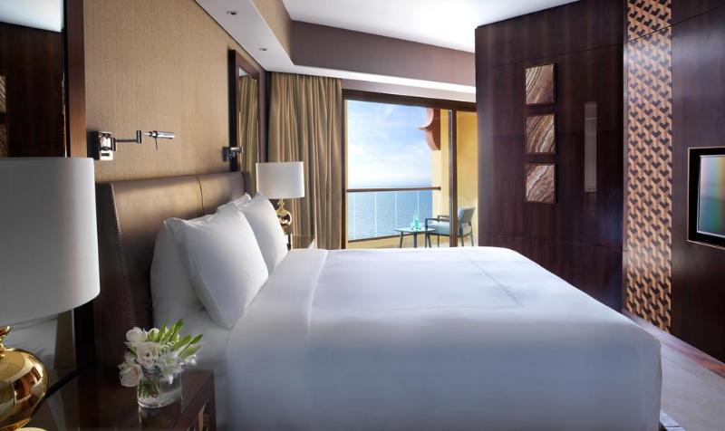 주니어 스위트 바다 전망, Fairmont Ajman