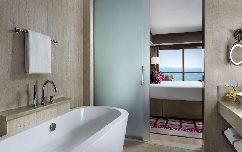 스탠다드 룸 킹사이즈 침대, Fairmont Ajman