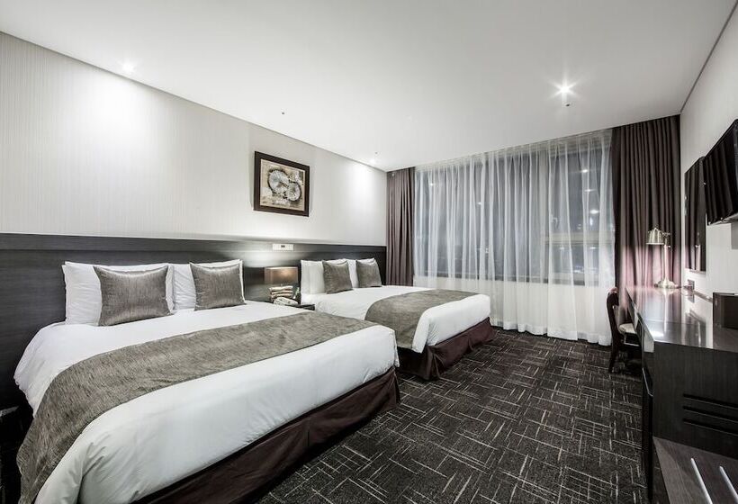 Quarto Familiar, Golden Seoul