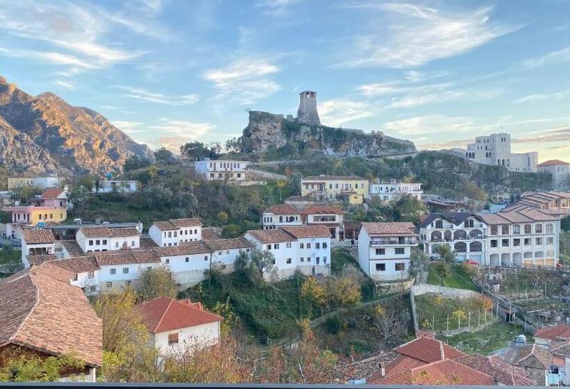 家庭间, Panorama Kruje View On The Castle And The Old Town