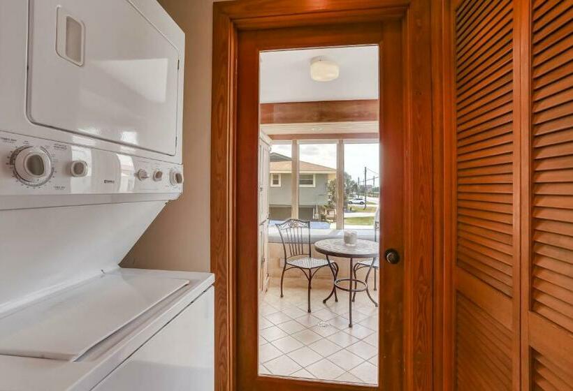 침실 3개 아파트, Oceanfront Pet Friendly Unit