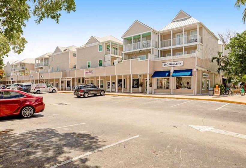 شقة غرفتين, Casa Cubana @ Duval Square R14