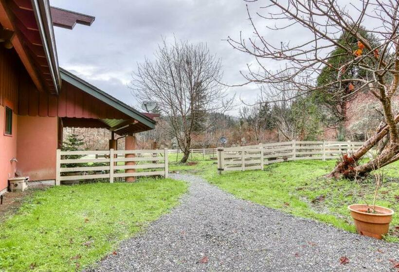 Студия Стандарт, Berry Glen Redwood Park Loft