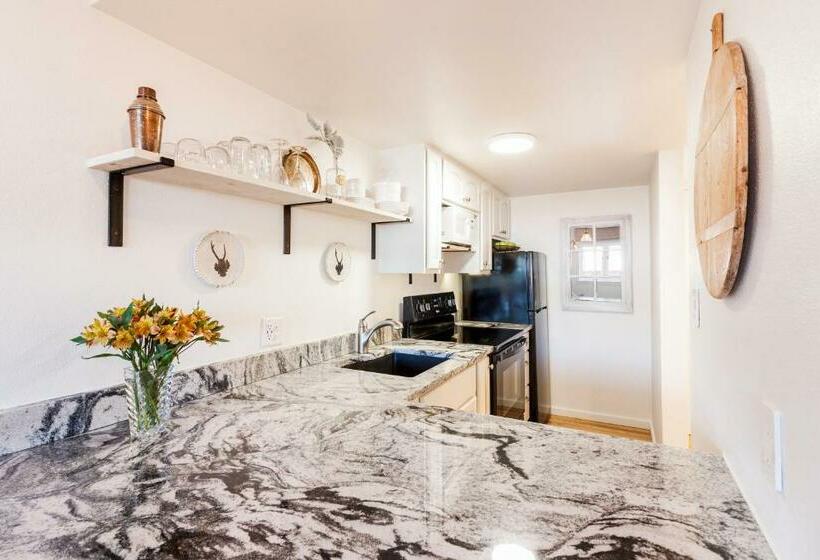 Апартаменты 1 Спальня, All New Historic Charmer In The Heart Of Durango