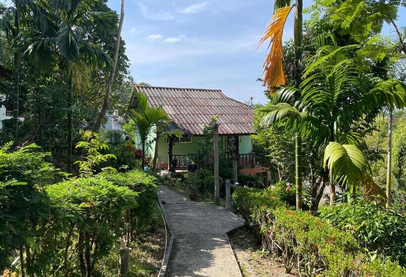 Бунгало Deluxe, Chalisa Bukit House Lanta