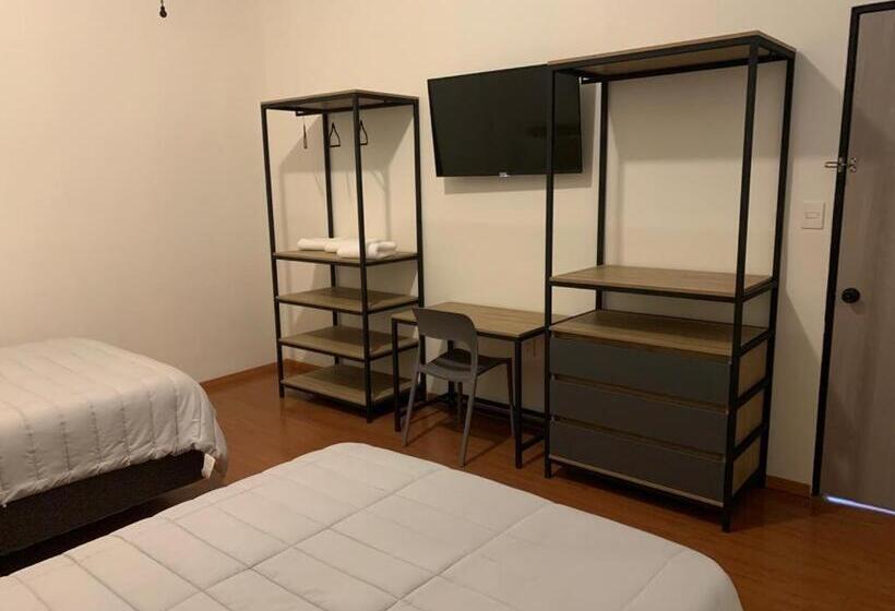 エコノミー４人部屋, Hostal 170