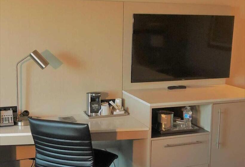 Люкс Адаптированный для Инвалидов, Holiday Inn   Bloomington   Normal, An Ihg