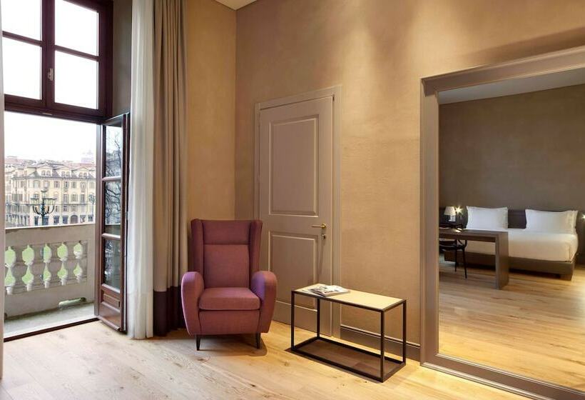سوییت جونیور, NH Collection Torino Piazza Carlina