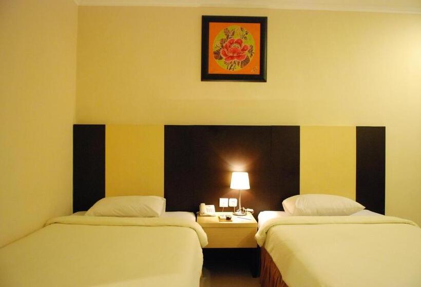 Номер Deluxe, Parkside Mandarin Hotel Pekalongan