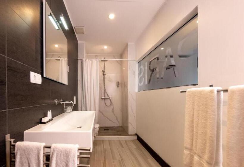 سوییت جونیور با چشم‌انداز دریا, Saint Tropez Boutique