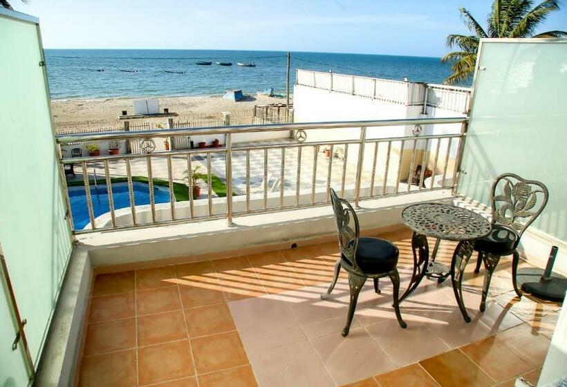 اتاق لوکس با بالکن و چشم‌انداز دریا, Brisotel   Beira Mar