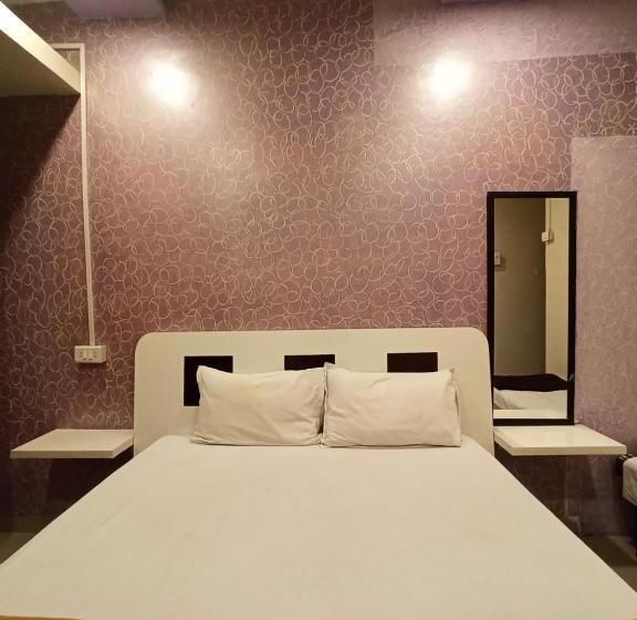 Номер Deluxe, Malwade Motel