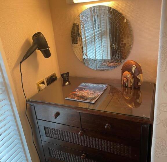 Quarto Deluxe, North Crest