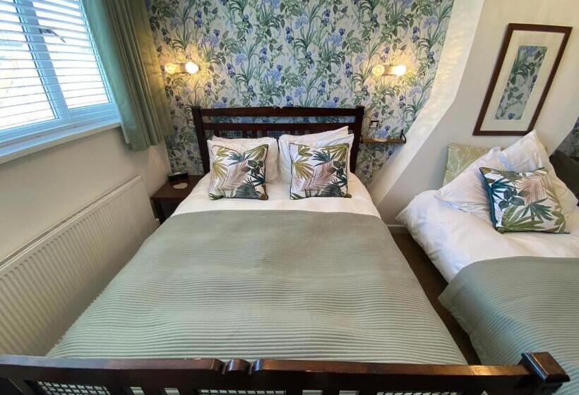Quarto Familiar, North Crest