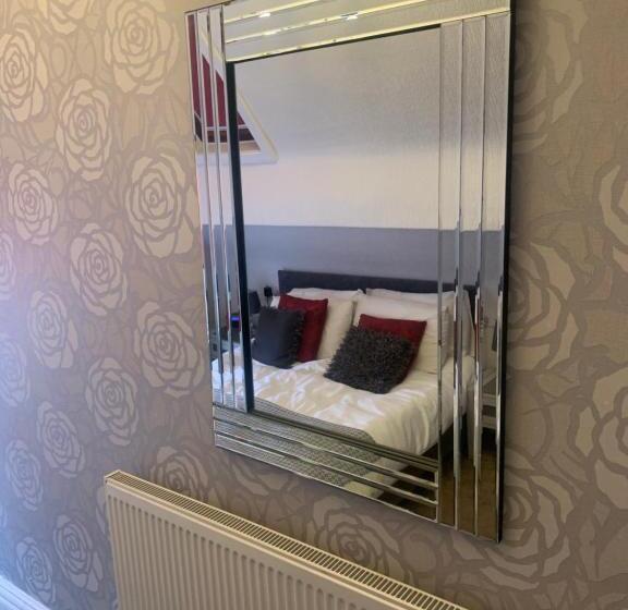 Quarto Premium, North Crest