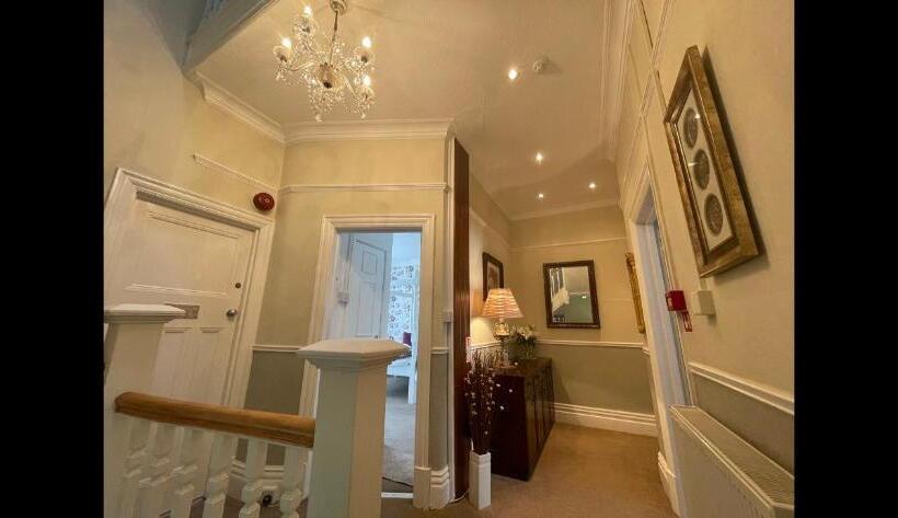 Quarto Deluxe, North Crest