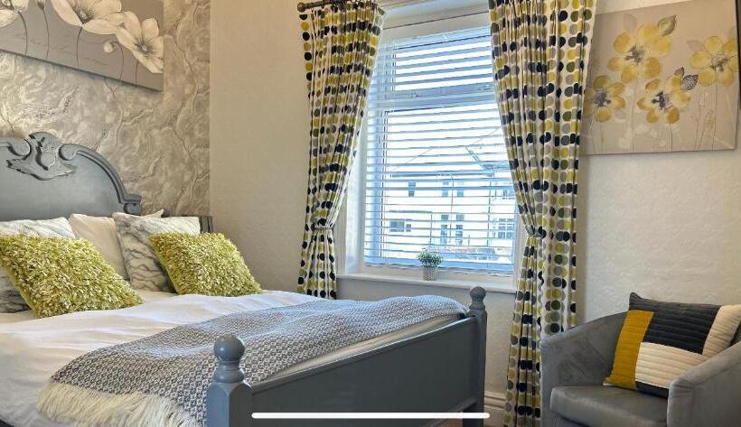 Quarto Basic, North Crest
