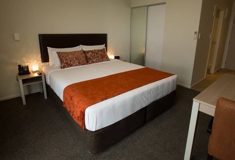 Студия Стандарт, Ramada Suites By Wyndham Christchurch City