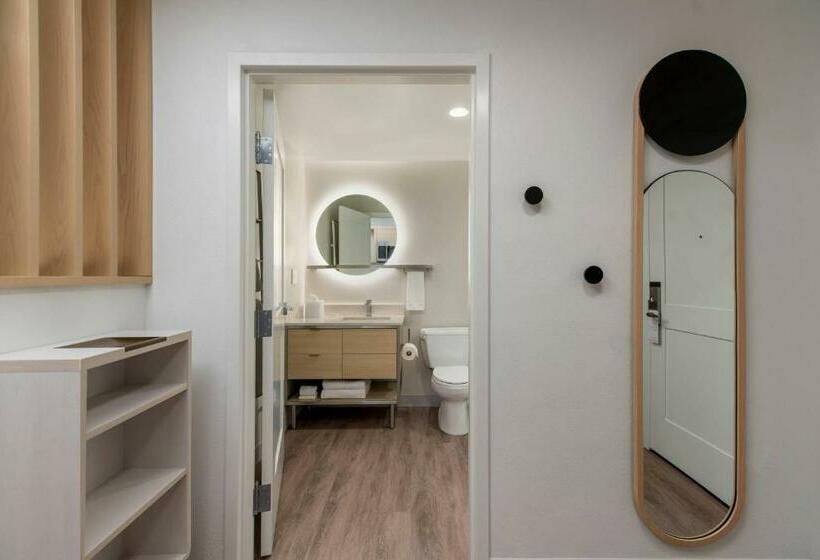 스탠다드 스튜디오 킹침대, Towneplace Suites By Marriott Pueblo Downtown