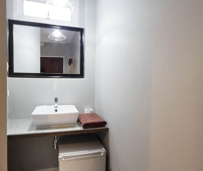 Quarto Estandar Individual, At Hua Lamphong