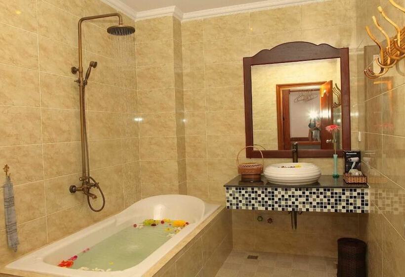 Номер Premium Вид на Бассейн, Delux Villa