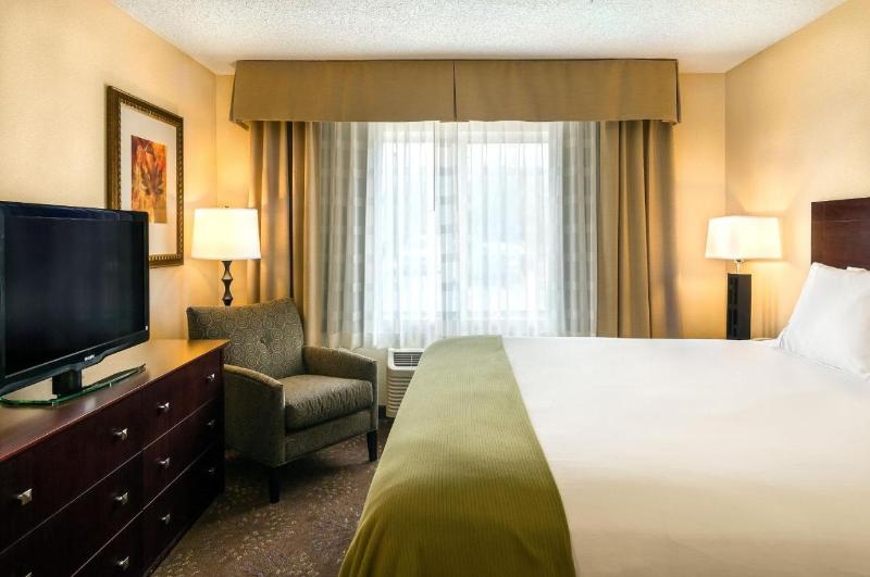 Номер Стандарт Адаптированный для Инвалидов, Holiday Inn Express & Suites Salt Lake City South   Murray By Ihg