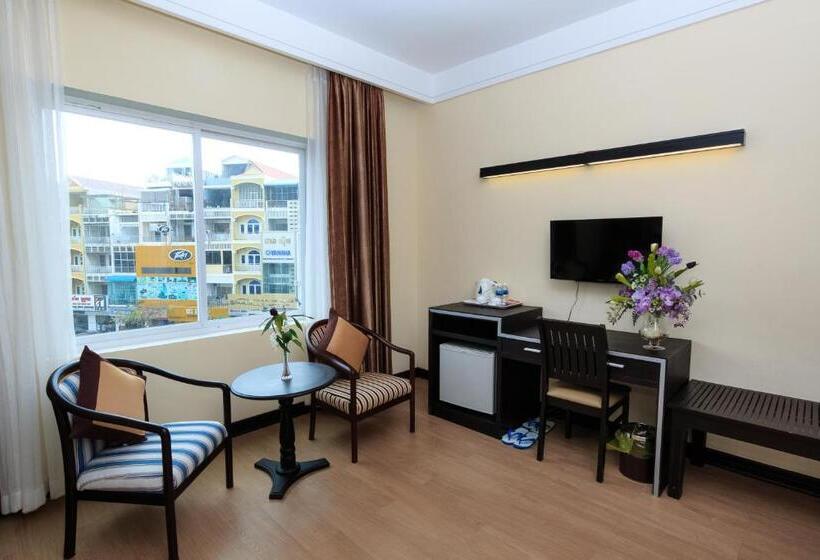 Deluxe Room, Paradise