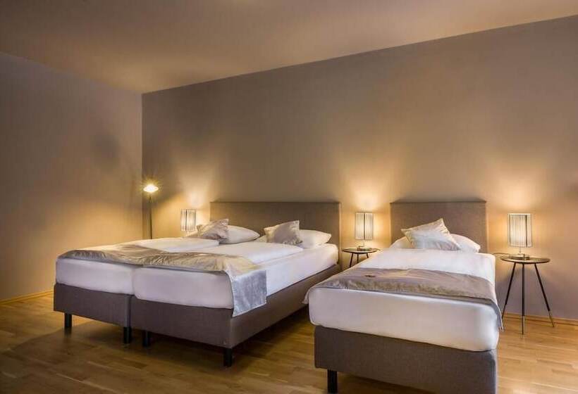 Quarto Triplo Comfort, Munique Frankfurt City