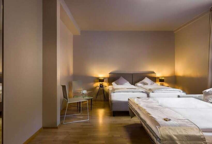 Quarto Triplo Comfort, Munique Frankfurt City