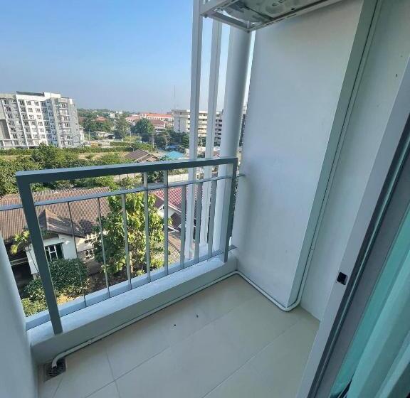 اتاق لوکس با تخت بزرگ, Christella Hotel Laemchabang