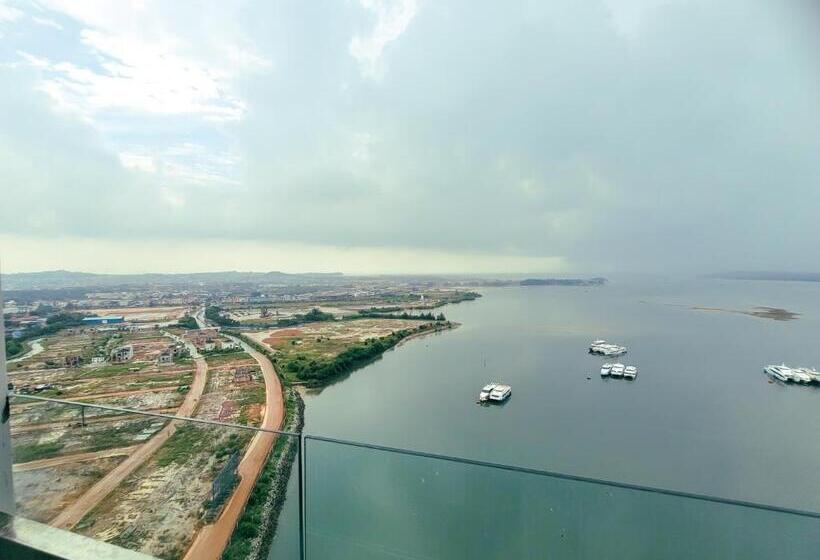 سوییت با چشم‌انداز دریا, Palam Mansion At Apartment One Residence