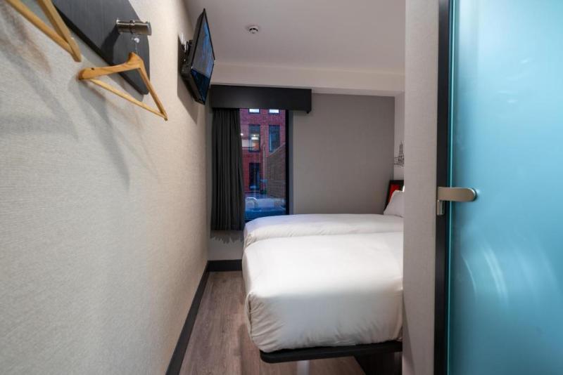 스탠다드 룸, Easyhotel Dublin
