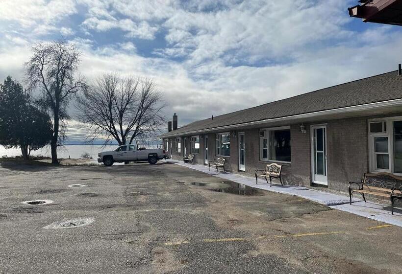 标准间, Old Mill Motel