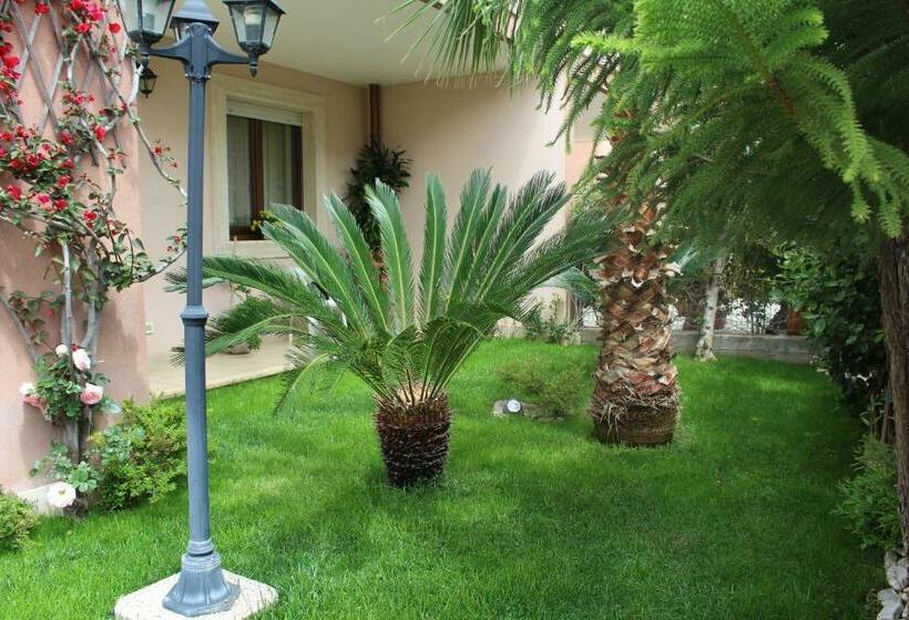 خانه 1 خوابه, B&b Flower House