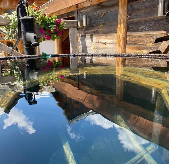 اتاق استاندارد سه نفره, Doume S Lodge