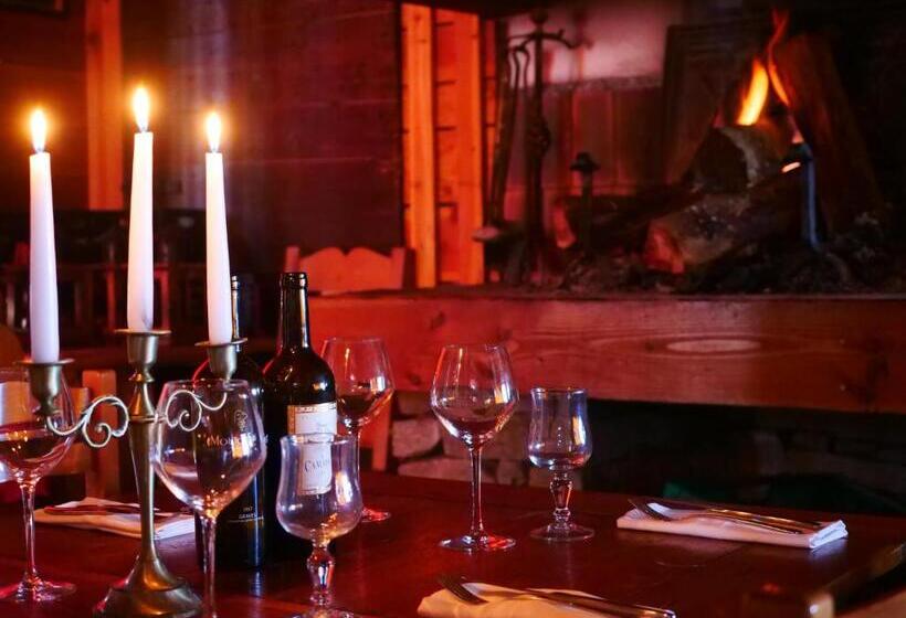 اتاق استاندارد چهار تخته, Doume S Lodge
