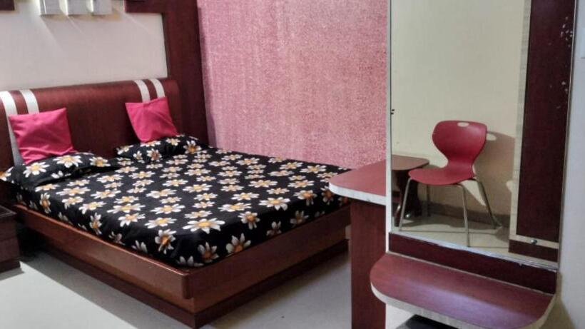 اتاق استاندارد با تخت بزرگ, Goroomgo Jagannath Lodge Puri Near Jagannath Temple & Grand Road   Travelers Recommended